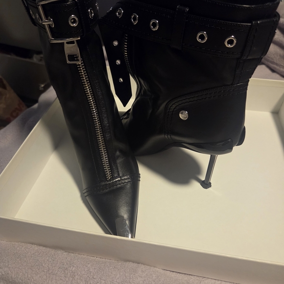 Alexander McQueen Black Leather Ankle Boots with Silver Accents - Picture 3 of 9